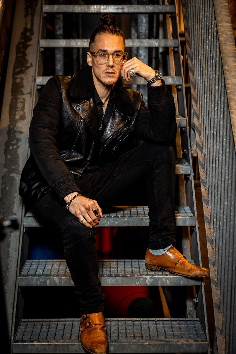 I.IZHIA persfoto door Ron van Rutten